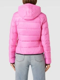 HUGO Jacke Mit Label-Print Modell 'FAMARA' - Pink -Guesi Bekleidung Geschaft 98skcjab9sq4gcic718kikq295350dq2a0r3ggim75850ia29p4kuka16h1j6ga9a94laji46ha3cda490o68cpj70q30d1m64q3gdpk68sj4e1kckpjic1lcorj8d1gc8oj2p8