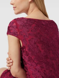 Christian Berg Cocktail Etuikleid Mit Strukturmuster - Kirschrot -Guesi Bekleidung Geschaft 993kscic9d54mdpnal1kghif8p5lag9i9h1j2gi2a0rjeji884ok8kadakojgeah91734ii76l0kckpja0o68cph64qj8dr46oq6cc9k6crj2eb168o68e1ic5gmcdb270o66e8