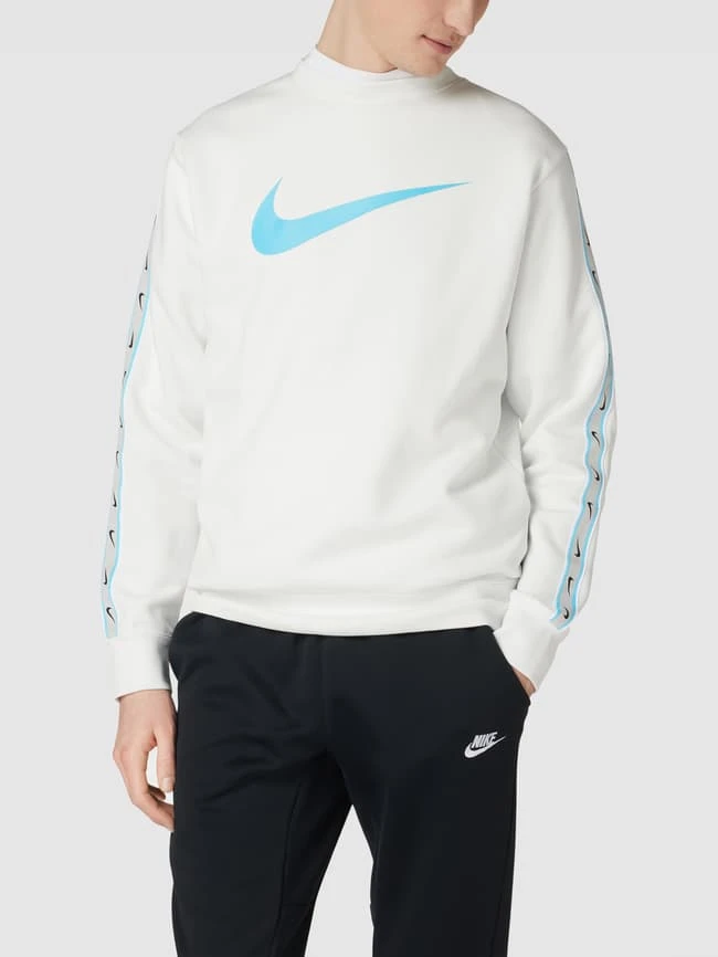 Nike Sweatshirt Mit Rundhalsausschnitt Modell 'REPEAT' - Weiß 6 Nike Sweatshirt Mit Rundhalsausschnitt Modell 'REPEAT' - Weiß – Bild 4