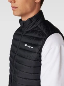 CHAMPION Steppweste Mit Label-Detail - Schwarz -Guesi Bekleidung Geschaft 9d6jaii984skgd25655l6cpi9544ejhjadb46jic6gq50e2j74o30e278l1j2cqk8db58ca59dak2ca7893j4cho64s6cc346lhjgc9kc8s3aoj16oom6pj465hjae336spj2cg