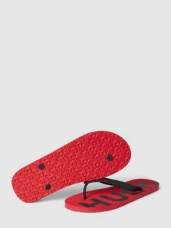 HUGO Zehentrenner Mit Logo-Print Modell 'Arvel' - Rot -Guesi Bekleidung Geschaft 9d8j2d1pacqk2kif6194ahq1712l6d1ja1258l9na99l8cq29cq58dif6174ci2laks48j9i8p744ea39so36dpoc5i32cj461h68p9kcgpjaoj4cop34d35ckrj6opi68qjgd0