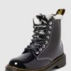 Dr. Martens Schnürboots In Lack-Optik Modell 'Serena' - Schwarz -Guesi Bekleidung Geschaft 9gpj6li7acpk2hpo9kpk6i238t256kid9t24sdil99152h296dalcki46kqkslak8p4lck256l5j6iai90o3gchpc9gj8or3cdj3aohk70o36eb5clhjec9hccojccpl68sjgp0