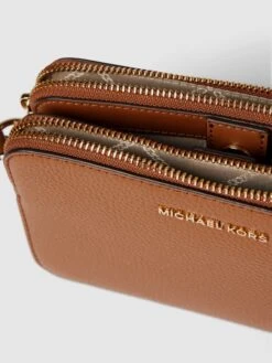 MICHAEL Michael Kors Crossbody Bag Mit Label-Detail Modell 'JET SET' - Cognac -Guesi Bekleidung Geschaft 9h236caa8l3l4dqjacs3chab6sp52e1h8crjikq7a5156i289184oji6agokaja38goj2eah74s4mgak6p3m2o9k6ssj2p9nc9j3id1k6ks62oj161imaophc4q68dr665j68dg