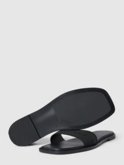 CK Calvin Klein Slides Mit Label-Details Modell 'SQUARED' - Schwarz -Guesi Bekleidung Geschaft 9h434h9m9cs30jpj8t7j6hika16lak9j6ss3icqiad6kecac8d3lajhk6h5j4iada8q3cdiga54l6ea16co66p366ti68phpchgm6e9kcdimcohj64r3ce9i6lij4p1i6dgm8e8