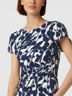 Vera Mont Cocktailkleid Mit Allover-Muster - Dunkelblau -Guesi Bekleidung Geschaft 9h946ii294s3alhj711kggpga185ahid6d6l4jq2a4q38iqc9p24ohpg64skqgq594qj6chnaook2hqe9go3ichl6or66cj2ccoj4o9kc4sjioj26so68c1nchh3cc1l64r30oo