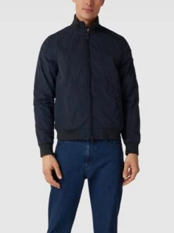 Peuterey Jacke Mit Stehkragen Modell 'AGNEL' - Marineblau -Guesi Bekleidung Geschaft 9ha3ac1o6t8kehqbaool0ji79l6kcd2d9h646l1p98s36di790s50e9n9t854ia58l258dhh9l350j9i8co3iopj64q6ae9gc5ij4opkchimae9pc5i30p1icko3go9o6pi62co
