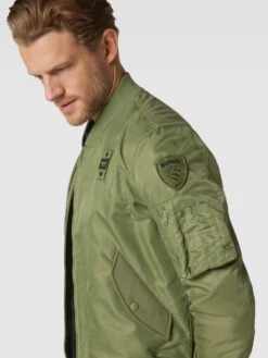 Blauer Usa Bomberjacke Mit Label-Detail Modell 'GIUBBINI CORTI SFODERATO' - Olivgrün -Guesi Bekleidung Geschaft 9hb34jqeah4j6hi38d0j0hqi6d64ulhi656j0jhj99b52laj65a3ej1gad6kqk9j75b42kpp9pb34l2c893m6d1p6hhmaopjchij6cpk6gpjcohn6kr32p9k75hjidr5cphm2e8