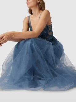 V.M. Abendkleid Mit Ornamentalen Stickereien - Rauchblau -Guesi Bekleidung Geschaft 9l1jahpg8goksghg9t648la4619jadq1acpjekigakpkkc1n6gsk8h2ead6l2dqm95b48ihk70r4gdqm9oo6ap1l6ko32dhnc4o66p1kcopj4oj4cos3aob2coom6d346tgj2dg