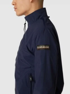 Napapijri Bomberjacke Mit Label-Patch Modell 'Montavic' - Marineblau -Guesi Bekleidung Geschaft 9l834jhg60o3gj9j8halaligah8l4la8a1al8jq99ks34iam8lak2had991k4jqh8h948khp8t8jgl1i6d3j4p1icor34dhlcoojecpk60rj2oj260p3idr4ccr3ge1o6ti3cog