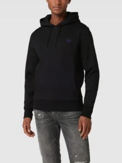Fred Perry Hoodie Mit Label-Design Modell 'Laurel' - Schwarz -Guesi Bekleidung Geschaft 9l93clhm9l3k8ji3691j2chj6l6kqci7657k4ea39cskucqf8h852d2d6d4k6j1h715l6k26712jahiaa53j4or5ckq3gc31chij4e9k6so34ohjc9h3iohh61ijadpm60q32o8