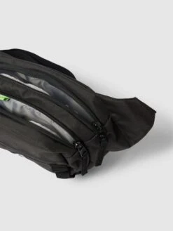 Quiksilver Bauchtasche Mit Steckschnalle Modell 'LONE WALKER' - Schwarz -Guesi Bekleidung Geschaft 9oqkali68l65ce1m6kr4aiq99h352l2398q5aial617k6hih994k8ca69sokcc9i613kci2469258cpn8h3j8p34cgpm2p1g61i62cpkcoq30e1g74o30db560q6cd1o70r32o8