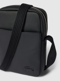 Lacoste Umhängetasche Mit Logo-Detail Modell 'SLIM VERTICAL' - Schwarz -Guesi Bekleidung Geschaft 9sqk2iica58kceaj6os54kabah2kkcih9hakqcqaaos4ghib9oqjahi99l3koghnaha30ci5apa3gkih6so32cb160o62dj160qj4chk6koj2oj464pj0o9h68pjicpj6oq68o8