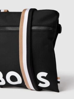 BOSS Umhängetasche Mit Label-Print Modell 'CATCH' - Schwarz -Guesi Bekleidung Geschaft 9t8k6him6d7kod9k6hb4qja4akrlai2j755j4li96p4j8c9oaos30e258co4ugak8t5l6e9o9l3kmcib713jcdhk68r36e1l68oj2opkcgqjaohh70rjid366dh3ac9lc9j3acg