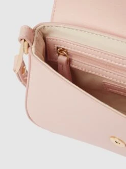 VALENTINO BAGS Schultertasche Mit Label-Detail Modell 'JULY' - Rosa -Guesi Bekleidung Geschaft 9t9l4c9l8h65cgia9tb4idi49l6j8g9h88qkeki19sr4mhhga99k2cpg691kol2l6h4kadiaahb3ek28ako3ip1o60o66eb6coqj2dhk6ks36ob1c8ojiphn6lh30ohk65im8do
