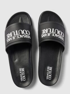 Versace Jeans Couture Slides Mit Label-Detail Modell 'FONDO' - Schwarz 8 Versace Jeans Couture Slides Mit Label-Detail Modell 'FONDO' - Schwarz -Guesi Bekleidung Geschaft a0pkij2c8d4j6c9i9d8lacqg896k6lak610j2ead6h942daj98q3gcic9t1kohqg8h94iii59l256lada53jadr66hj3gdhj70o6aohk64o3ce1jcoq36pb66phj8e1nclij8cg