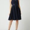 Luxuar Cocktailkleid Mit Strasssteinbesatz - Dunkelblau -Guesi Bekleidung Geschaft a16j8hq56d83ag9p9t8j0gqa64ok8i2g693l0k2k752kaji7aopjcc2e8l8l2i246h3j6cabap8kggaba4o3gd3170r62phm6pijgc1k6oq3gohl68om2p34c8qjgcpg6gq6cc8