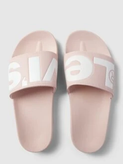 Levi’s® Acc. Slides Mit Label-Detail Modell 'JUNE' - Pink -Guesi Bekleidung Geschaft a184uhi98524qc1h9l0k6d24akp4aci58p248i1g9p94ciqi8pa52d2eal24aihm69b30hib84pjakhm9ko64p1h6kr64c1o70sm2dhk6lgm2oj261i3aor56lij2dhh6cojcp8