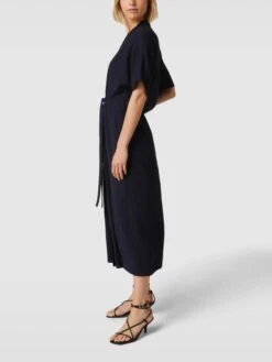 Windsor. Windsor Midikleid Mit Bindegürtel - Marineblau -Guesi Bekleidung Geschaft a4o42i1h9t1j0hi69lajcj1h9l9j0l269h6kaghj6pak4ka36ss5cdql70o4kl24ad2k4ipk9p2jaipl6so3cohmc4oj0dhpcgrm4p9kc8smce1n65gj8cj274pm2cb5c4s36e8