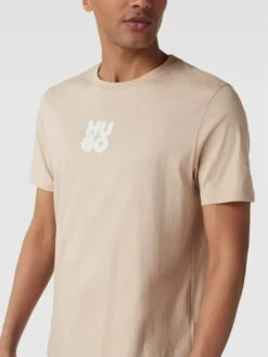 HUGO T-Shirt Mit Label-Print Modell 'Decali' - Beige -Guesi Bekleidung Geschaft a4qkmk2la4q58jhj7523cc2a996j0d239p332i286d74ciid68rkul2h9h8kogqg9kpkuhaaa53j4kqg9so3gd3569gj4p1g6phm8phk6kpm2e9i74rm4opl74p6ae9pc9hj0p0