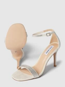 Steve Madden Sandaletten Mit Zierbesatz Modell 'ILLUMINE' - Silber -Guesi Bekleidung Geschaft a534eea29h1jek2j913jgk2790o4ql2375458h2m6sokkjaj90o32i9ka194ei1g8h34sji26p43ai28653jac1k6dj36cpl6kojcohk74sj0o9m71i38cb26coj8e9p6kqjcp0