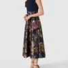 Christian Berg Cocktail Abendkleid Mit Floralem Muster - Marineblau Meliert 1 Christian Berg Cocktail Abendkleid Mit Floralem Muster - Marineblau Meliert -Guesi Bekleidung Geschaft a55lagph8sq4gh2d692j2j9m8d14gcqca8o32d1k8cqkicq7a97j8hi58d5j2i9p9tb44gagap6k4k1j653m2d9jc8pjee9pccojge1k65hj4oj6clhj0dhgc8pj2dphcor30dg