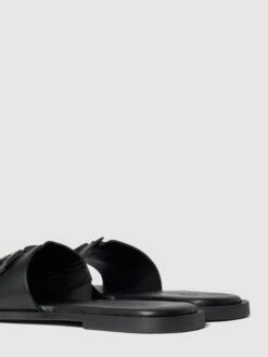 Tamaris Pantoletten Mit Zierkette - Schwarz -Guesi Bekleidung Geschaft a8pjge2i8cs4ge1h9krlcjqkacpj2h278h3j8lhg6t3jciak8d0jajie6cq54kaha12kkcim9p932gq76d3j2d3465gm8dr26tj32c1k6lim6oj371gjedr5corj2dhicgpjee0