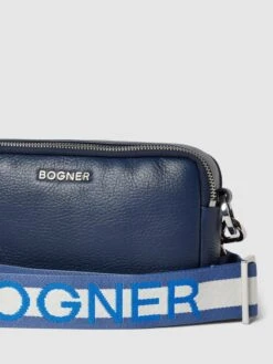 BOGNER Umhängetasche Mit Label-Detail Modell 'AVY' - Dunkelblau -Guesi Bekleidung Geschaft a8r5akih757kikhiad430da76or32lig6p742h1k74qjidi86p632jqb94okojij8l3kuh2f9h634ka79h3jec1h6co3cdhicko66c9k71i30ohj6krmccr46gs30c9mc8p3ae0