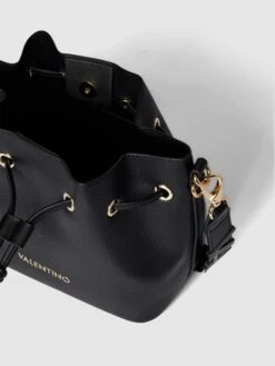 VALENTINO BAGS Bucket Bag Mit Label-Details Modell 'SEYCHELLES' - Schwarz -Guesi Bekleidung Geschaft a90j0k2c9goj2cqc90rk8ihnal5l8cq5a594qjqfa4ol8ci18grkkli56974elil951j8iif9h5k2iq36h3jgcph60pj0cpj6sp64c9kc5gjeohh71h6ac1o64sjedpi68rm6co