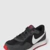 Nike Sneaker Mit Logo-Detail Modell 'MD Valiant' - Schwarz -Guesi Bekleidung Geschaft a90l2kqh9tak4jpg9gqkaiica95jedpk8or3ad9p6cs4gd22a0qj8cagap7k2daial63adpl7564ak259ko38ohj68pj4e1n6dim4p9kcpimaeb26csm2c9l6hhmacpmcos3ae0