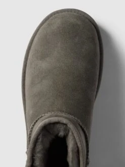 UGG Stiefel Mit Label-Details - Mittelgrau -Guesi Bekleidung Geschaft a923ej256kqj6kq470rl6hak64qk2iia899koe1gap4l8l1g6h3l6d2bags38cak8h6l0jhg8d23gjqa6go3ephgcpgmcpho6komccpkchj66ob474qjap316him8db1coo34e8