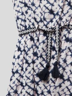 Happy Girls Kleid Mit Allover-Muster - Marineblau -Guesi Bekleidung Geschaft a92k4l1m8593ah25a9236la18963cjq398q4si2g70q42d9n958lchi19so38gqa9srkuihi6544claka53jge9l6dhjgob368r62dhk68o32e366kq68cpj65h3gc9m74qm4c0