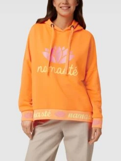 Miss Goodlife Hoodie Mit Motiv- Und Statement-Print Modell 'NAMASTE' - Neon Orange -Guesi Bekleidung Geschaft a9336ja8acq54jqj89b30jada54kgc278t4k2ci6a1846iq4a5a5ajqc84r3gea575b4udpn6d6jcd2668o62cpg6sp64cr66di6aohkcco34o9j69ijeo9p65i3ed9n6orj6e8