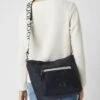 Joop Jeans JOOP! Jeans Crossbody Bag Mit Logo Modell 'Kaja' - Marineblau