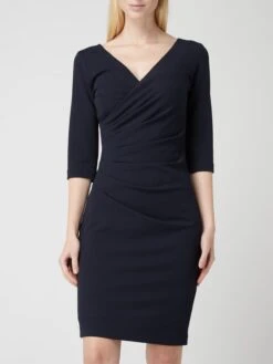 Paradi Cocktailkleid Aus Krepp Mit Drapierten Falten - Dunkelblau -Guesi Bekleidung Geschaft acs5ci258co4ahad716kigpga57kgdaia514qe9p60r52h2g60p4oihl60qkejhoa174qh22899l2l268l3j6dj16go6aphmc8pjgd1k6kpm6e33c8r3cd9j71hmae1l6kqj8c8