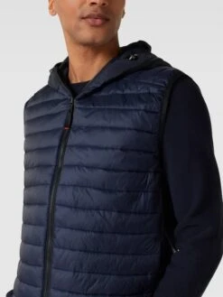 FIRE + ICE Steppweste Mit Label-Detail Modell 'CASAN' - Marineblau -Guesi Bekleidung Geschaft acskmcqka91laihl85158d269ko30d9iad2kicqj9orj6c1l715l4e2g6co34kik6l54oiahal252jihaco3idr4clij4phlchi3id9kcop6ae1gchi68chhcksmcd9l6hgm2og