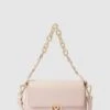 VALENTINO BAGS Schultertasche Mit Label-Detail Modell 'JULY' - Rosa -Guesi Bekleidung Geschaft ad34kkq3891kuhq285352e2i6d2kucie958ked2f6t5j0kq16l24kjhl84skuj9k6594ui2i9t5kal1l9l3jgc1p6krj0dpg60o68c1k6tgjgeb66pi3io9o70sj2dhp6tij0oo
