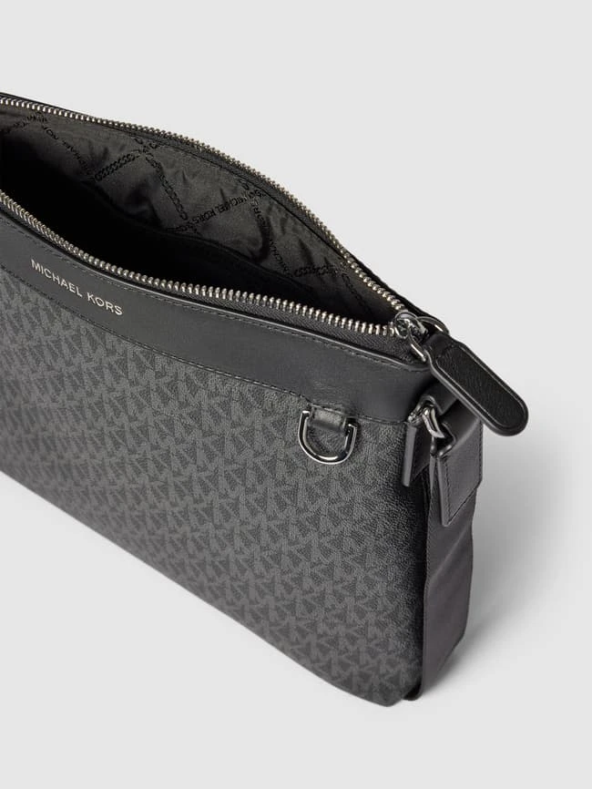 Michael Kors Umhängetasche Mit Allover-Logo - Schwarz 7 Michael Kors Umhängetasche Mit Allover-Logo - Schwarz – Bild 5