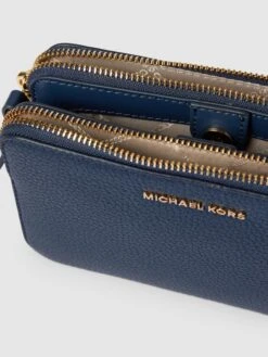 MICHAEL Michael Kors Crossbody Bag Mit Label-Detail Modell 'JET SET' - Marineblau 10 MICHAEL Michael Kors Crossbody Bag Mit Label-Detail Modell 'JET SET' - Marineblau -Guesi Bekleidung Geschaft al2k6l1nah44ula46h24egpoal0kuiq28cq54ea884sk4j2c7163gdqc8p854kq38soj2i2j8d9koia1aoo38p346dj3epj2cdijachk64om4ohlccr6aohpcdhjec34c9j3icg