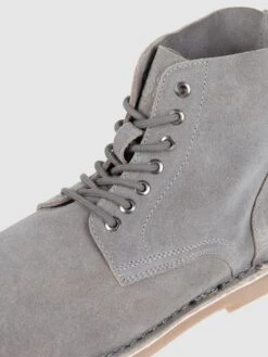 Jack & Jones Boots Aus Veloursleder Modell 'Bruce' - Hellgrau -Guesi Bekleidung Geschaft ap252k2c61a3gjpp9t4jae1o6524ohpi6t832kii9ss5ae2d897k2lhma1a4qj249l9jal22613l0caa9h3jee9i6ti34p1p6gom8dhk6hh68ohk74pmap356hhj2dhjc8o3gog
