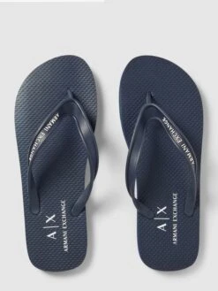 ARMANI EXCHANGE Zehentrenner Mit Label-Details - Dunkelblau -Guesi Bekleidung Geschaft ap2j0k21719kcki88pb3chaj95252ci694o4ehim615kcla98973gjal715jcc9m8914udid89b3aki89t3j0phh6sp3icb5cgpjcdpkcor3ce1j60o30oho6di36cpj68sjed0