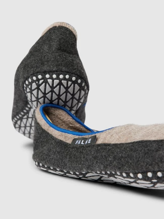 Falke Hausschuhe Aus Schurwoll-Mix Mit Logo-Detail Modell 'COSYSHOE' - Beige Meliert 4 Falke Hausschuhe Aus Schurwoll-Mix Mit Logo-Detail Modell 'COSYSHOE' - Beige Meliert – Bild 2