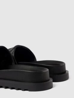 Guess Slides Mit Label-Details Modell 'FABETZA' - Schwarz -Guesi Bekleidung Geschaft apa5aci69l5k4cqia9732j9n6574ajqm8h746dppa8s4ki9k8hakmlig95a32ka89t7kgg9map0k2e2e8ko64phn64omcp336lij8ohkc5j34o9p6gr6ad1lcopmcd9g74ojec8