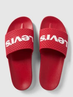 Levi’s® Acc. Slides Mit Label-Print Modell 'JUNE' - Rot -Guesi Bekleidung Geschaft 915j0iq498o5ccic8ss32dqi957j4la770qj4g9k915l8ja6714k4ipm6p6k8jhpah842iai9p754dah653jgcr46hh3ie9l71ij6cpkc8sjee31c5hjee33cpij8d1g6hij2d8